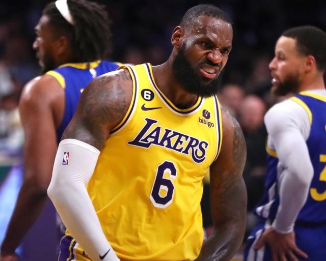 世俱杯买球官网-30分9板9助高效全面！38岁詹姆斯依然站在联盟顶端