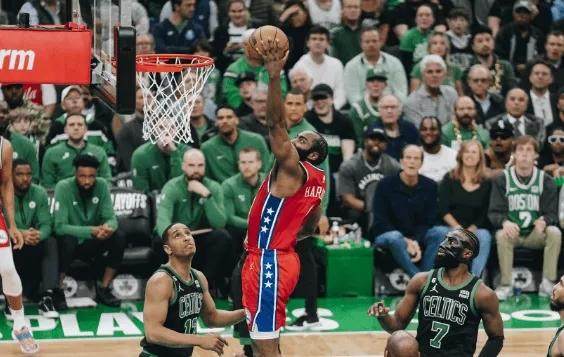 世俱杯买球官网-落选最佳阵容引发争议 哈登是最不受尊重的巨星?